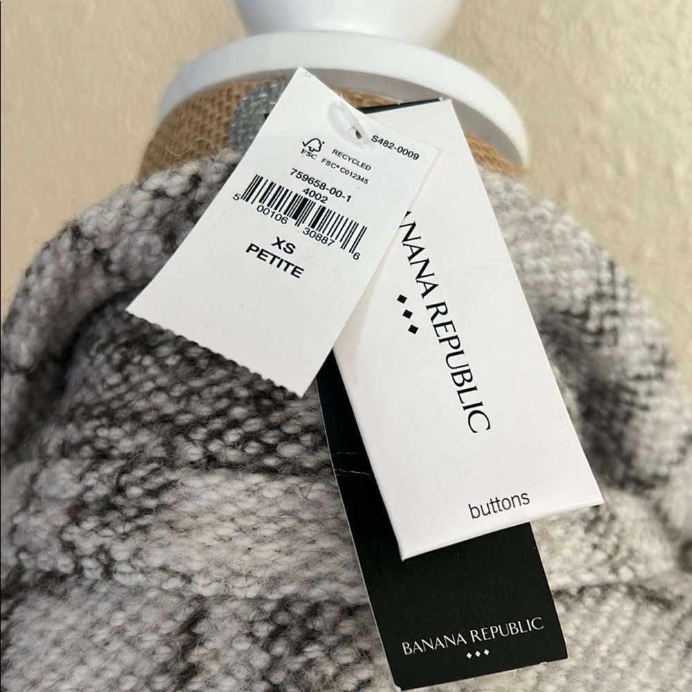 Banana Republic Plaid Gray Women's Jacket - Picture 7 of 8